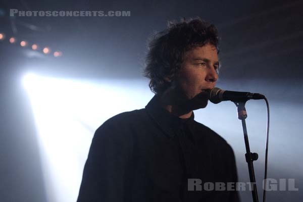 CRYSTAL STILTS - 2013-12-01 - PARIS - Point Ephemere - 